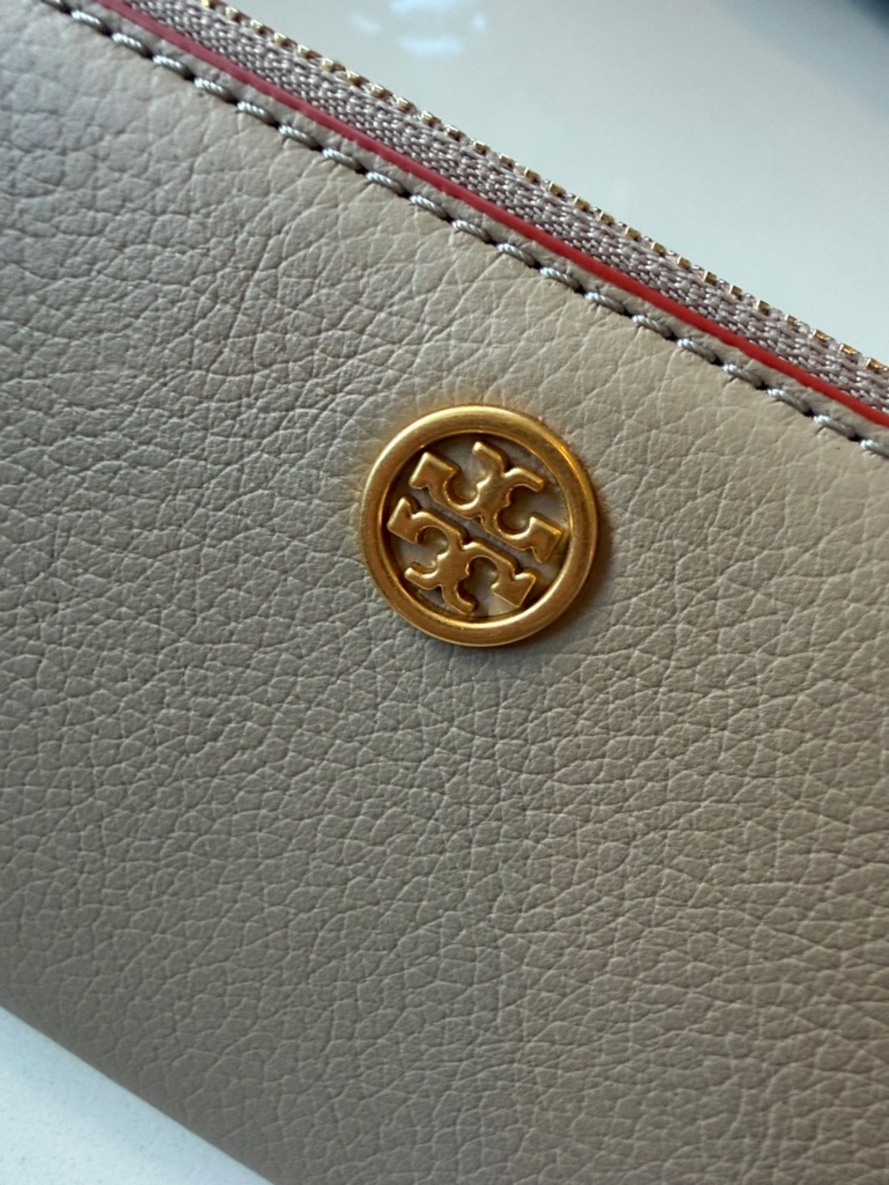 TORY BURCH ROBINSON PEBBLED ZIP SLIM WALLET - Picture 3 of 8